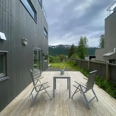 Apartment And Family Friendly With Parking *