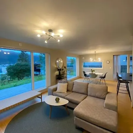 Apartment And Family Friendly With Parking *